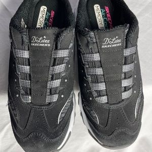 Skechers Sport Women's D'Lites Slip-On Mule Sneaker size 6